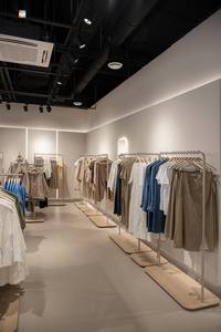 Conception de boutique de vêtements de luxe tout-en-un |   Fournisseur de mobilier de présentation pour boutiques de vêtements et d'agencements de vitrines sur mesure - Product Image 6
