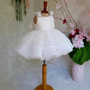 Abito Bianco Moderno <span class=keywords><strong>da</strong></span> <span class=keywords><strong>Cerimonia</strong></span> per Bambine con Gonna Stratificata Strutturata, Abbigliamento per Neonati e Bambine, Set per Bambine, Vestiti per Neonati - Product Image 4