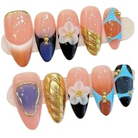 Exquisite handgefertigte, vollflächige Schutz-Nagelkunst im europäischen Stil mit mandelförmigen Press-on-Nägeln