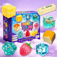 Calendrier de l'Avent de Noël : Boîte Mystère 24 Compartiments, Jouets Anti-Stress Fidget Squishy à Presser, Lot de 8 Pièces, Jouets à Presser en Maltose