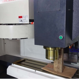 Fresadora CNC pequeña Vmc420 Vmc640 Vmc650 Centro de máquina vertical con cambiador automático de herramientas - Product Image 4