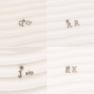 <span class=keywords><strong>Gaby</strong></span> Alphabet 16G ASTM F136 Titanio de grado implante, Anillo labial y Labret plano de inserción para cartílago, Joyería para piercing corporal al por mayor - Product Image 5