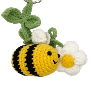 Colgante decorativo para coche de abejita de ganchillo hecho a mano con lana, con diseño de planta en maceta y muñeca, para espejo retrovisor, producto terminado, de fábrica transfronteriza - Product Image 5