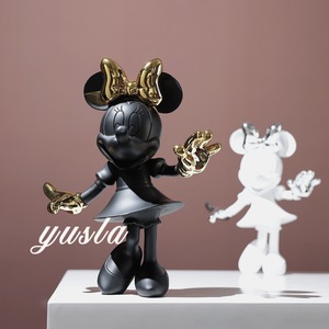 Ornement créatif en peluche de luxe léger Mickey Minnie Mouse Décoration en résine à la mode pour chambre d'enfant Salon Magasin accueilli - Product Image 3