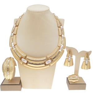 Parure <span class=keywords><strong>de</strong></span> bijoux plaqué or 24 carats style Dubaï, avec cristaux <span class=keywords><strong>de</strong></span> luxe, pour femmes, inspirée <span class=keywords><strong>de</strong></span> la mode <span class=keywords><strong>de</strong></span> mariage nigériane et du style brésilien. - Product Image 1