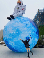 Nouveaux modèles de cosmonautes gonflables spaceman d'éclairage gonflable de conception avec la terre gonflable de lune pour des événements