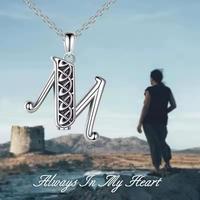 Vente d'usine bijoux de crémation en argent sterling 925 oxydé lettre M urne pendentif collier