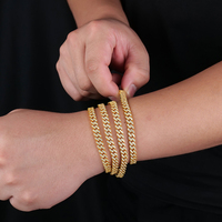 Vente en gros de bijoux hip-hop : Bracelet chaîne cubaine Miami 6 mm en argent 925 plaqué or, entièrement serti de Moissanite VVS