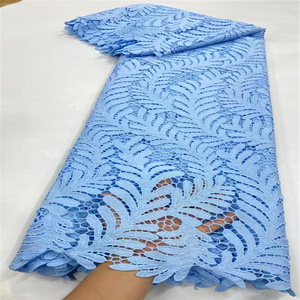 Lo último en tela de encaje de cordón de guipur africano de alta calidad, patrón de hojas de flores bordadas suaves para vestidos de novia de boda - Product Image 5