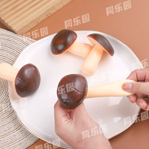 Juguete Antiestrés Creativo 2025 con Forma de Hongo Vegetal, Temática de Comida, Suave y Apretable, de TPE, Unisex, para Todas las Edades - Product Image 6