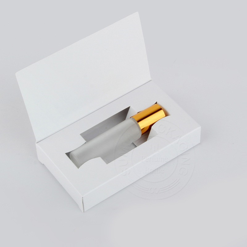 Scatola bianca + coperchio dorato