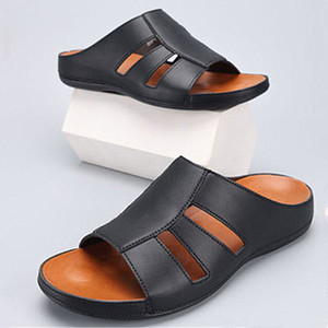 <span class=keywords><strong>Sandales</strong></span> plates en cuir personnalisées pour hommes, best-seller, à bout ouvert, pour une utilisation en plein air au printemps, chaussures de plage antidérapantes souples pour la marche <span class=keywords><strong>pieds</strong></span> <span class=keywords><strong>nus</strong></span> - Product Image 2