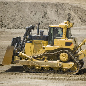 Тяжелый гусеничный бульдозер D9T мощностью 410 л.с. для горных, дорожных и карьерных проектов - Product Image 1