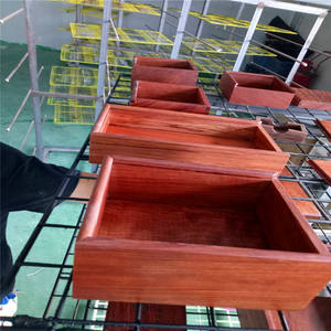 Custodia <span class=keywords><strong>in</strong></span> <span class=keywords><strong>legno</strong></span> massello di noce nera personalizzata dalla fabbrica per altoparlanti intagliati tipo di incisione <span class=keywords><strong>legno</strong></span> artigianale scatole e cartelli da parete - Product Image 6