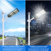 Lampe solaire LED pour rue avec batterie LiFePO4 1000W-1500W, détecteur de mouvement, IP65, résistant aux intempéries, matériau ABS, installation facile pour une utilisation routière