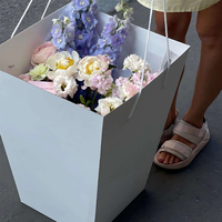 Sacs fourre-tout de luxe en papier blanc laminé, écologiques, avec logo personnalisé, pour fleuristes de mariage, avec corde, pour emballage de fleurs, vente en gros