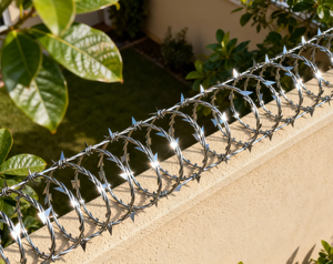 Vente en gros de barbelés galvanisés à chaud Clôture en acier inoxydable Clôtures métalliques de haute qualité Bobines de barbelé pour clôture - Product Image 5