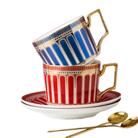 Service à café et thé en porcelaine fine, style britannique, avec soucoupe à bord doré et motifs rayés, idéal pour l'heure du thé, motif floral, pour la maison