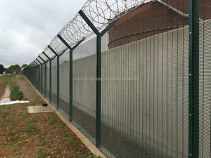 Panneau de clôture en treillis soudé anti-escalade de 1,8 m pour la <span class=keywords><strong>sécurité</strong></span> des prisons en Afrique du Sud, panneau de clôture 358 - Product Image 2