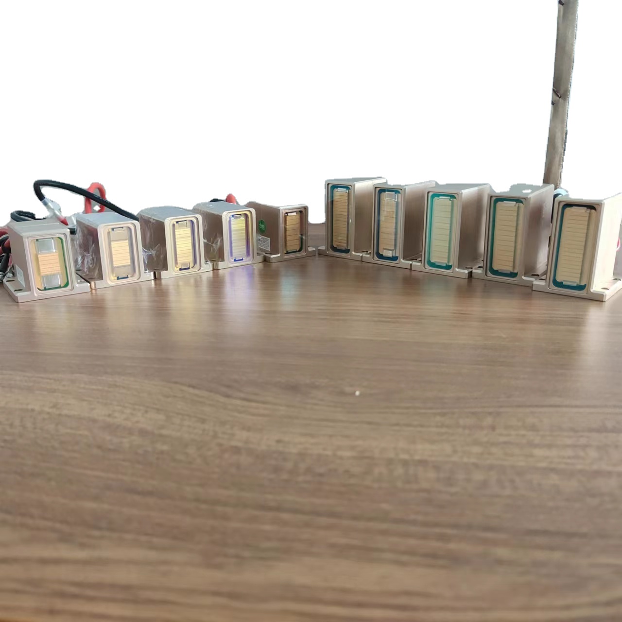 Удаление волос 808nm диодный лазерный стак с последовательными лазерными стержнями в наличии