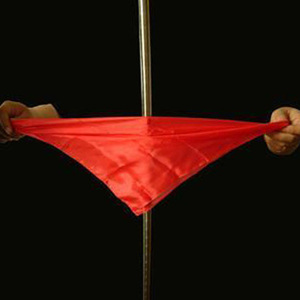 ผ้าพันคอไหมสีแดง ขนาด 35x35 ซม. อุปกรณ์มายากลสำหรับนักแสดงริมถนน - Product Image 2