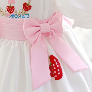 MQATZ Vestito in Raso per Bambina con Maniche Corte e Decorazione a Fragola per Primo Compleanno - Product Image 3