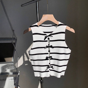 <span class=keywords><strong>Gilet</strong></span> court en polyester côtelé <span class=keywords><strong>rayé</strong></span> <span class=keywords><strong>noir</strong></span> <span class=keywords><strong>et</strong></span> <span class=keywords><strong>blanc</strong></span> pour femme, style décontracté avec nœud papillon, style Spicy Girl - Product Image 1