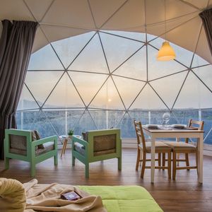 Dôme géodésique prêt à expédier, type « Half Dome House », tente de glamping imperméable, protection UV, ignifuge, cadre en acier haute résistance, double - Product Image 4