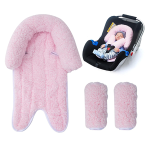 V260 Vente en gros Personnalisé Support de tête pour siège <span class=keywords><strong>auto</strong></span> en polaire peluche pour nouveau-né avec 2 coussinets de fixation pour siège <span class=keywords><strong>auto</strong></span> Insert de siège <span class=keywords><strong>auto</strong></span> pour bébé d'hiver - Product Image 1