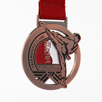 Haute qualité personnalisé trophée de karaté en métal bronze médaille