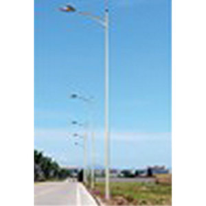 Lampadaire routier à bras unique 8m en aluminium LED, alimentation CA, distribution de lumière de type III - Product Image 1