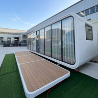 Maisonnette de luxe en forme de cabane, préfabriquée, modulaire, pour hôtel, camping, glamping, avec vitres panoramiques, pour une vie intelligente