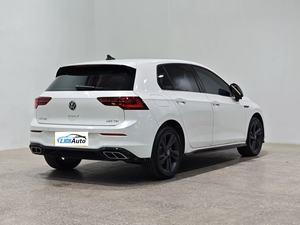 Véhicule d'occasion très demandé 2024 pour <span class=keywords><strong>Golf</strong></span> DSG Pro 5 portes 5 places Pneus R17 Sièges en cuir Turbocompressé Toit ouvrant panoramique Caméra de recul - Product Image 4