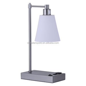 Lámpara de Mesa con Pantalla de Tela de Lino y Acabado de Níquel, Certificación UL CE, Recargable, Bombillas Incandescentes, para el Mercado de EE. UU., Reino Unido y Medio Oriente - Product Image 3