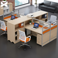 Ensemble de mobilier de bureau au design moderne : bureau, table d'ordinateur et chaise pour immeubles de bureaux et écoles