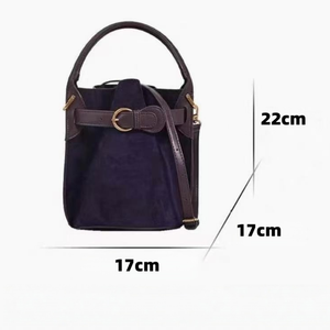 Bolso de Hombro Duradero para Mujer, Diseño de Cubo en Tela de Terciopelo, Decoración con Cinturón de Cuero, Costuras Reforzadas, Venta al por Mayor - Product Image 1