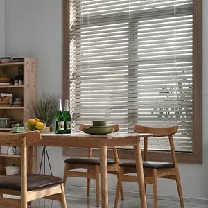 Persiane veneziane personalizzate In <span class=keywords><strong>legno</strong></span> veneziano spazzolato lamelle colorate formato elettrico incorporato per la tecnica di lucernario semplice per uso quotidiano - Product Image 3