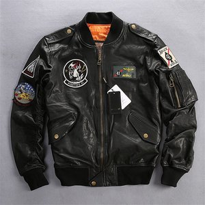 <span class=keywords><strong>Chaqueta</strong></span> de <span class=keywords><strong>Cuero</strong></span> de Oveja para <span class=keywords><strong>Hombre</strong></span> con Cuello Alto y Múltiples Etiquetas Bordadas - Product Image 2
