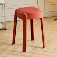 Tabouret en plastique moderne en gros, style nordique simple, pour table à manger domestique, banc empilable extra épais, durable et rembourré doux