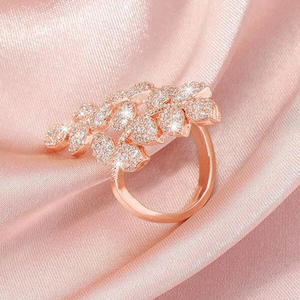 T0079 Anello da Cocktail Placcato Oro Rosa con Cristalli e Strass a Forma di Pianta per Donne, Anelli Eleganti da Matrimonio - Product Image 4