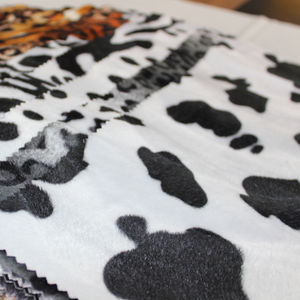 RedSun Textile Wholesaler <span class=keywords><strong>Tissu</strong></span> en fausse fourrure 100% polyester brillant, motifs tigre, léopard, lapin et animal, pour maillots de bain - Product Image 2