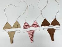 Ensemble de micro-bikini triangle string en satin personnalisé OEM avec paillettes, logo personnalisé, faible MOQ, fabricant de maillots de bain en métal