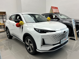 2024长安CS55 PLUS轿车全新经济型紧凑型轿车带自动变速箱热卖实用车辆 - Product Image 6