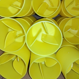 Capuchon de protection en plastique renforcé jaune-orange pour poteaux de 10 à 25 mm de diamètre, renforcement 60 mm - Product Image 5