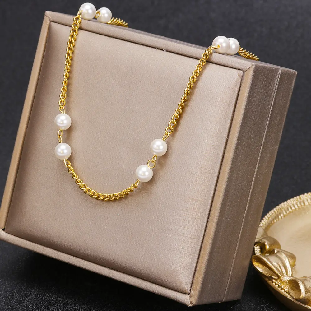 Trendy Stainless Steel Necklace White Shell Pearl Chained 18K Gold Cuban Chain Girls Necklace