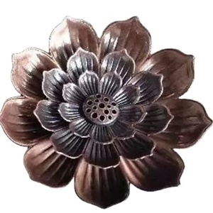 Vente en gros de porte-encens en métal Lotus, élégants supports d'encens aromatiques pour l'achat en gros - Product Image 1