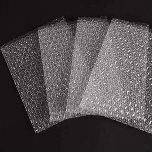 Sacs d'emballage en polybulles transparents auto-adhésifs imperméables de différentes tailles personnalisés pour l'envoi et l'utilisation cosmétique - Product Image 4