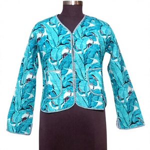 Chaqueta Corta A2ZCraftBazar para Mujer, Elegante, Acolchada, Reversible, 100% Algodón Puro, Estampado de Bloques Tejidos, Cuello en V, Estilo Bohemio Floral - Product Image 1