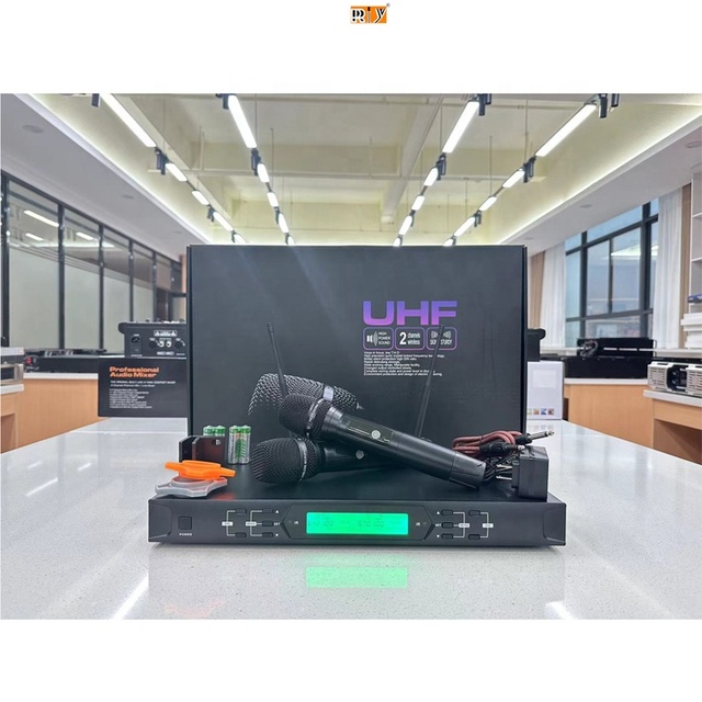 U19 Professional Wireless Microphone System Portable Handheld UHF Wireless Microphone for Karaoke