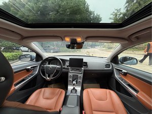 2019 Volvos S60 intérieur foncé Turbo AWD R16 taille de pneu boîte de vitesses automatique gauche alliage d'aluminium ACC cuir <span class=keywords><strong>voiture</strong></span> d'<span class=keywords><strong>occasion</strong></span> - Product Image 5